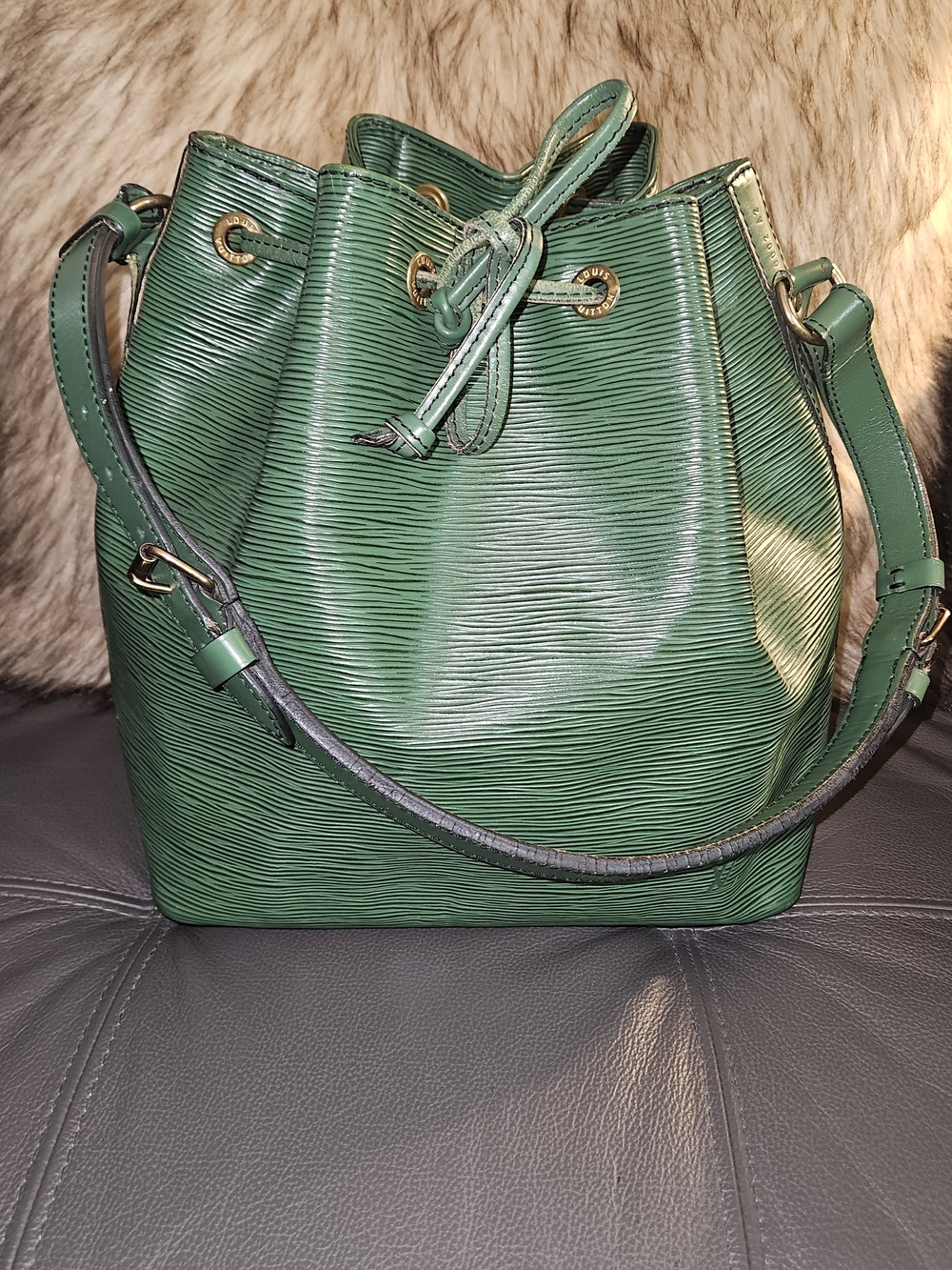 Louis Vuitton Epi Drawstrung Bucket Bag - Picture 1 of 10